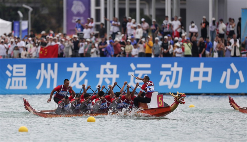 Epreuve du 500m des bateaux-dragons hommes aux Jeux asiatiques de Hangzhou