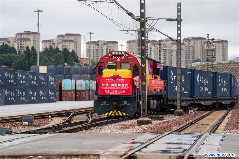 Inauguration du service du train de fret entre Shanghai et Vientiane