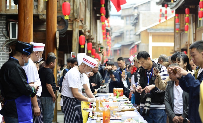 Guangxi : Longsheng célèbre la pêche avec son ?Festival du poisson?