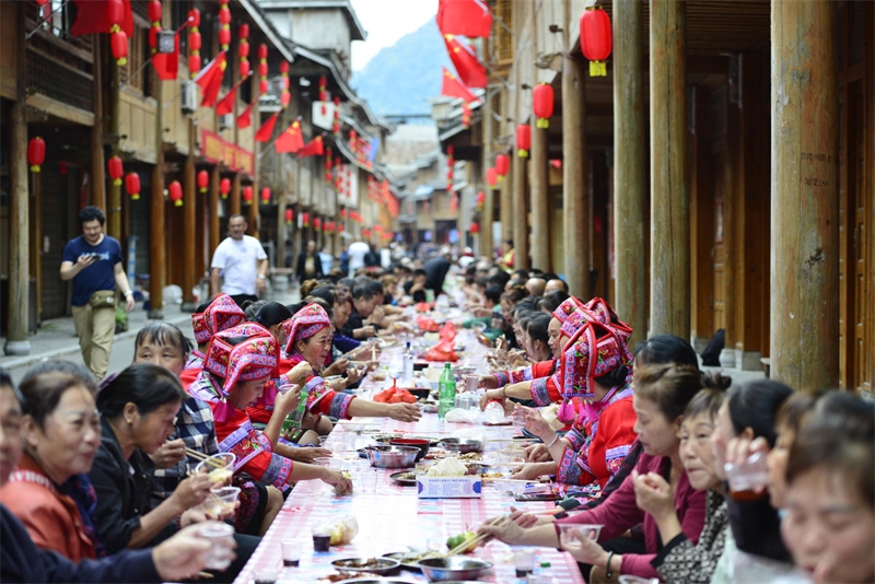 Guangxi : Longsheng célèbre la pêche avec son ?Festival du poisson?