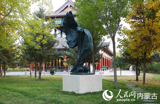 Mongolie intérieure?: ouverture de la 1re Exposition internationale d'art de sculpture de Hohhot au Musée d'art de sculpture de Hohhot