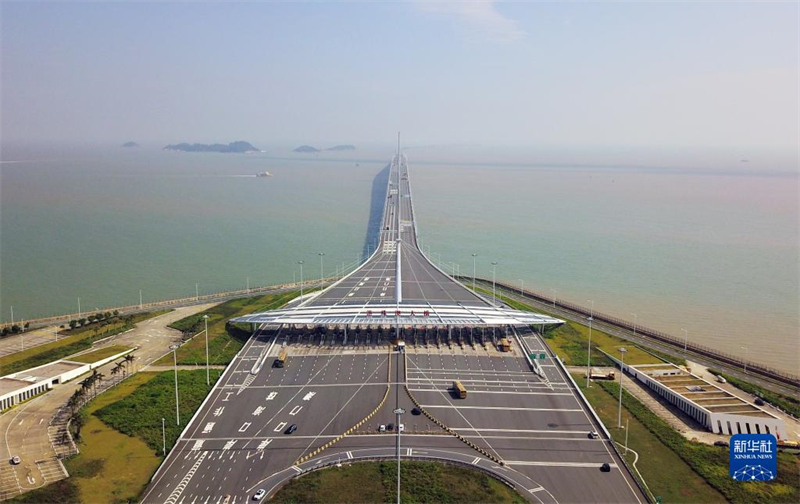 Cinq ans après son ouverture, les arrivées et les départs par le pont maritime Hong Kong-Zhuhai-Macao ont atteint 36 millions