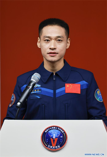 Les astronautes de la mission chinoise Shenzhou-17 rencontrent la presse