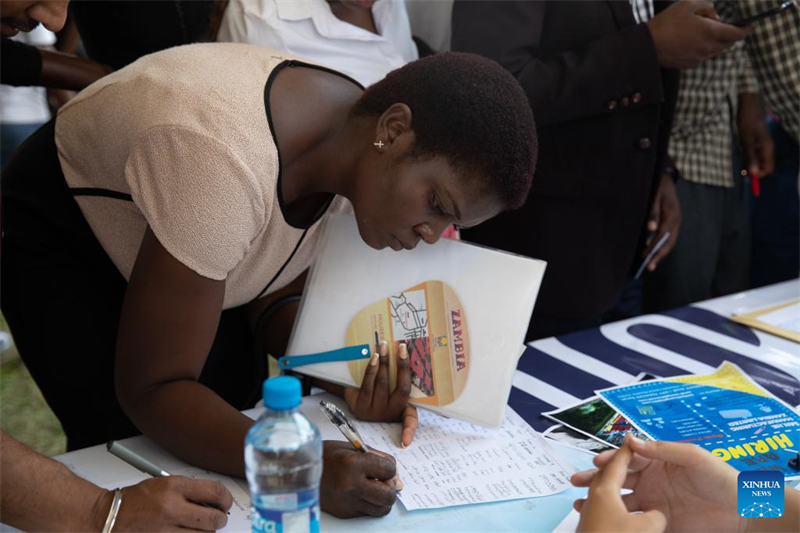 Des entreprises chinoises organisent un salon de l'emploi pour les étudiants zambiens