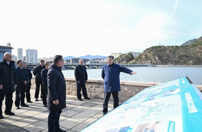 Xi Jinping inspecte la reconstruction après les inondations à Beijing et au Hebei