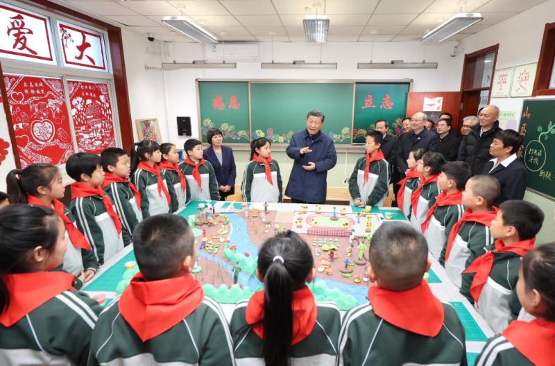 Xi Jinping inspecte la reconstruction après les inondations à Beijing et au Hebei