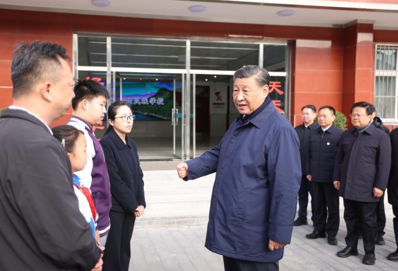 Xi Jinping inspecte la reconstruction après les inondations à Beijing et au Hebei