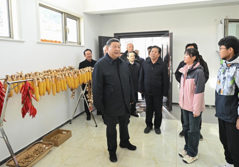 Xi Jinping inspecte la reconstruction après les inondations à Beijing et au Hebei