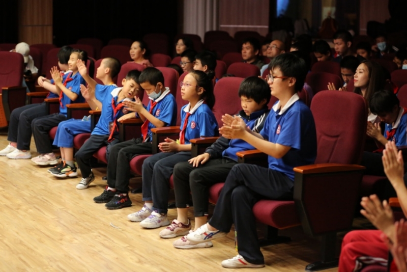 Le ??Cinéma Guangming?? de l'Université de communication de Chine récompensé par un prix international pour ses efforts de lutte contre la pauvreté