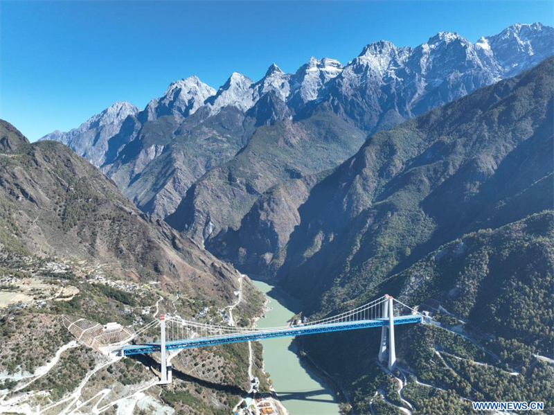 Mise en service d'une nouvelle ligne ferroviaire reliant Lijiang à Shangri-la dans le sud-ouest de la Chine