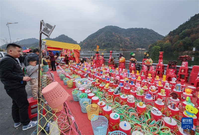 Zhejiang : ouverture de la foire traditionnelle de Jiande