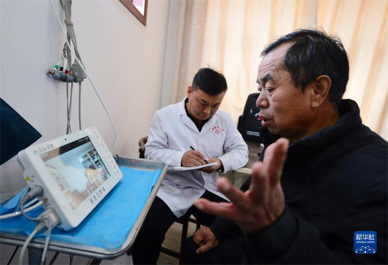 Hebei : un ? h?pital mobile ? offre un accès au traitement à la population de Handan