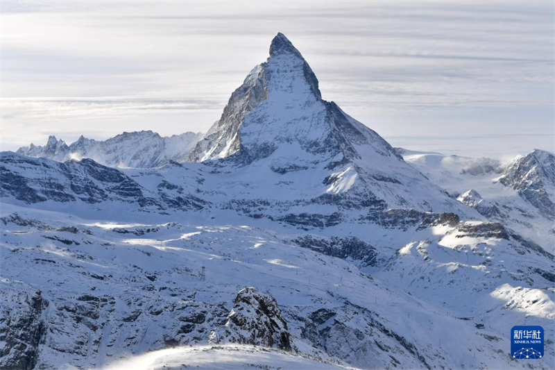 Des Alpes au massif du Changbai, l'économie des sports d'hiver bat son plein