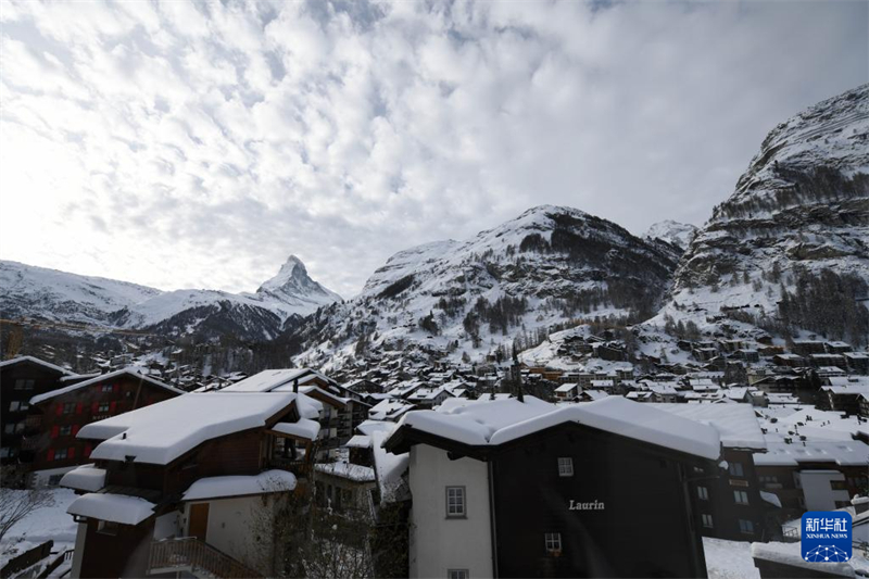 Des Alpes au massif du Changbai, l'économie des sports d'hiver bat son plein