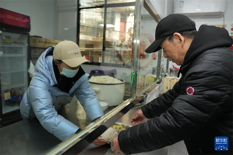 Hunan : un restaurant des ? cheveux gris ? au service des personnes agées