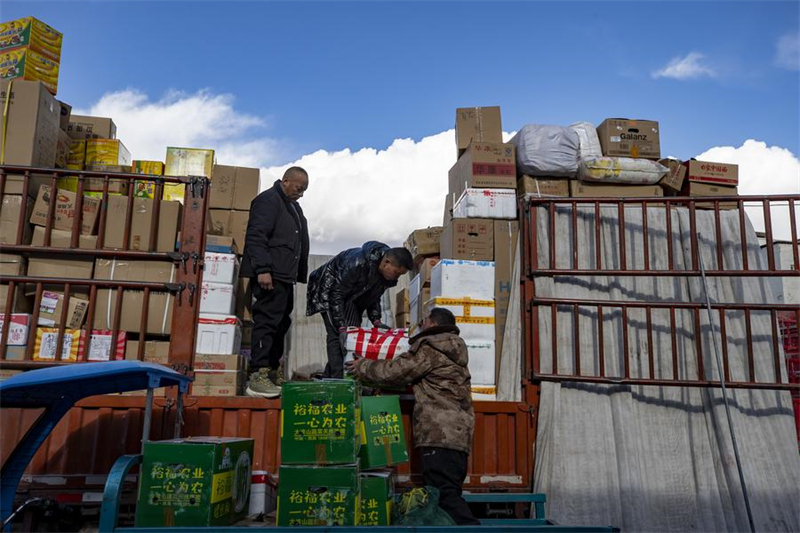 Mise en place d'un système de livraison de fruits et légumes frais dans les villages reculés du Xizang