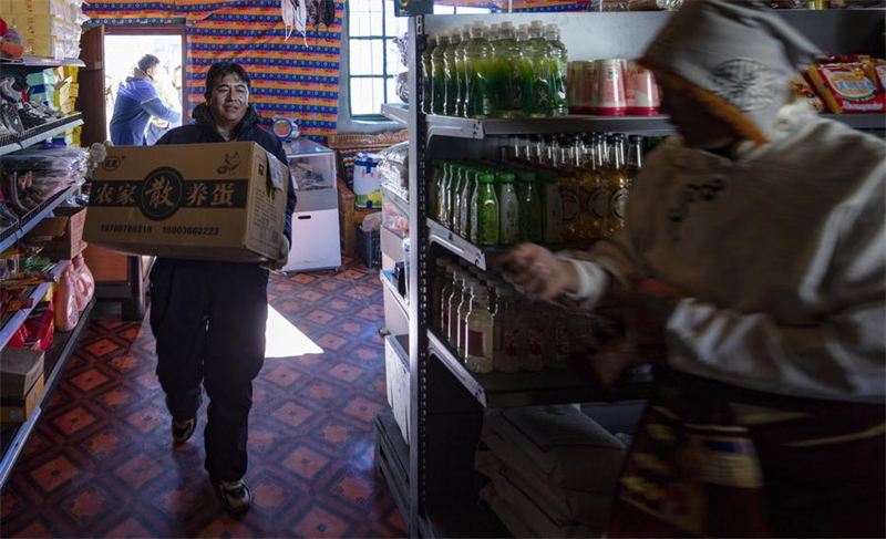 Mise en place d'un système de livraison de fruits et légumes frais dans les villages reculés du Xizang