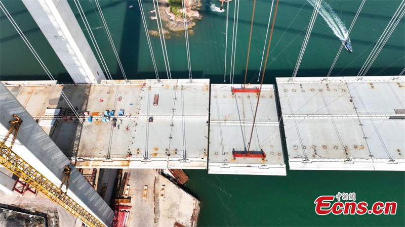 Le plus long pont maritime du Guangxi a été connecté