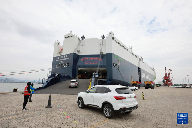 Fujian : le port de Xiamen va expédier le plus grand lot d'automobiles d'exportation en un seul voyage