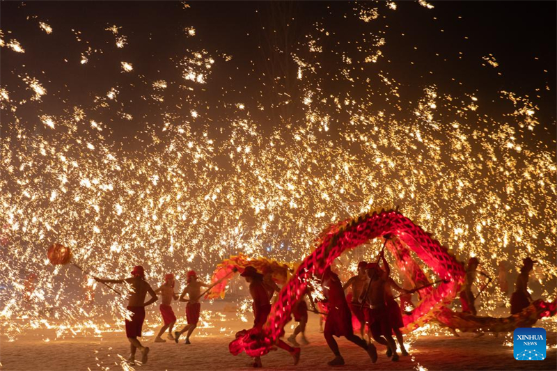 Harbin accueille un spectacle de danse du dragon de feu