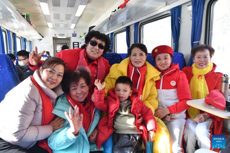 Les trains lents chinois assurent des voyages fluides pendant la vague de voyages de la Fête du Printemps