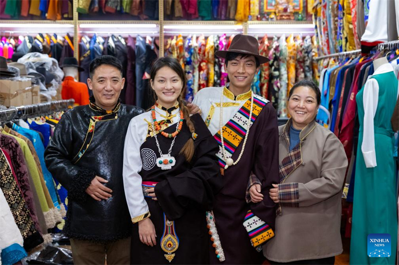 Sichuan : histoire en photos d'un homme d'affaires tibétain prospère à Chengdu