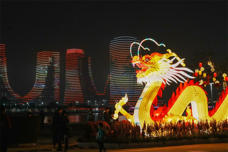 Fujian : l'atmosphère de la Fête du Printemps se répand partout à Xiamen