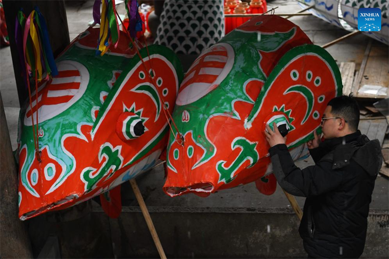 Anhui : histoire en photos d'un héritier du savoir-faire de la fabrication de lanternes en forme de poisson