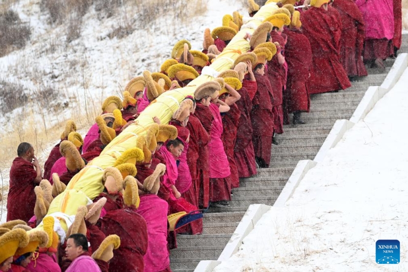 Gansu : une cérémonie du ? soleil du Bouddha ? au monastère Labrang