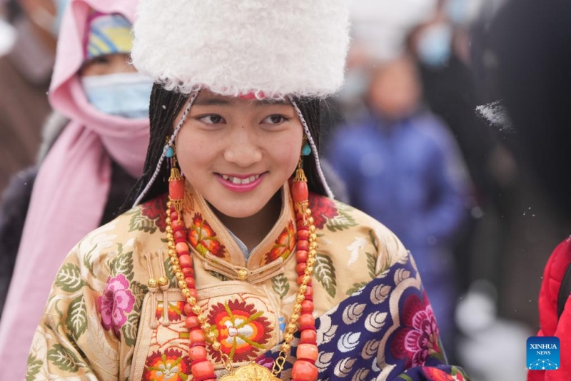 Gansu : une cérémonie du ? soleil du Bouddha ? au monastère Labrang