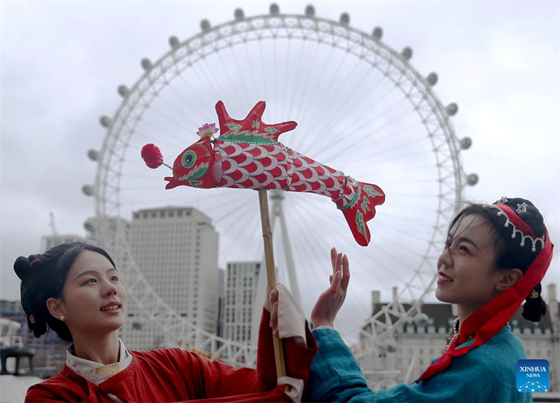 Des amatrices de hanfu montrent le charme de la culture traditionnelle chinoise à Londres