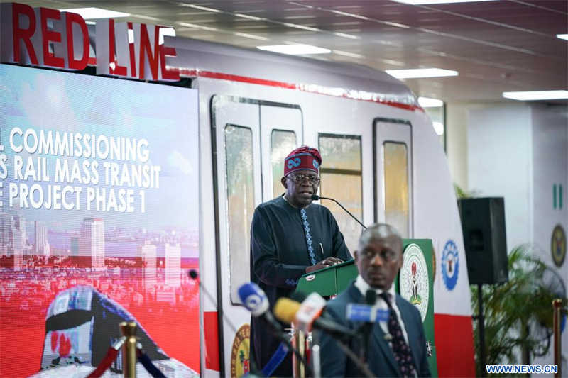 Inauguration d'un projet de train léger construit par la Chine dans l'Etat de Lagos, au Nigeria