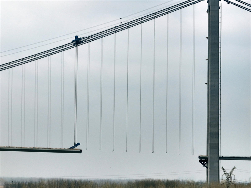 Jiangsu : la construction du pont de Longtan sur le fleuve Yangtsé à Yangzhou est entrée dans une phase d'accélération