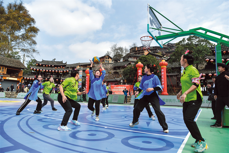 Dans le Guizhou, des ? tantes ? visent le succès avec le basket