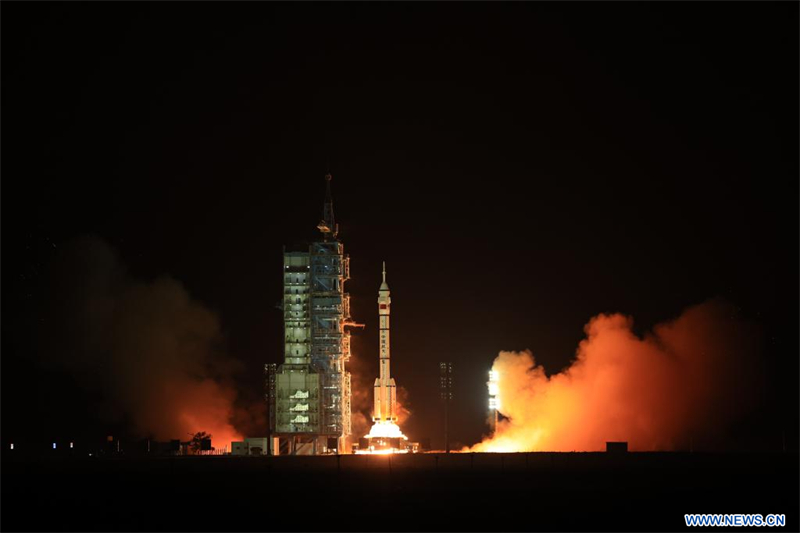 La Chine lance le vaisseau spatial habité Shenzhou-18