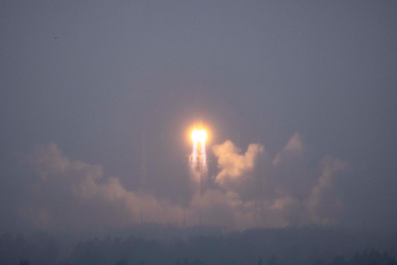 La Chine lance la sonde lunaire Chang'e-6 pour collecter des échantillons sur la face cachée de la Lune