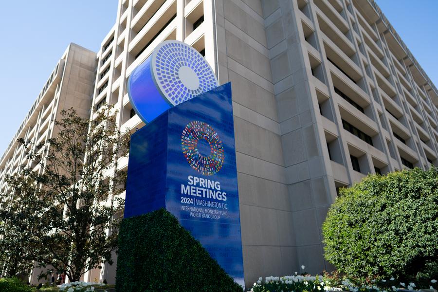 Photo prise le 16 avril 2024 montrant le siège du Fonds monétaire international (FMI) à Washington DC, aux Etats-Unis, alors que se tiennent les réunions de printemps 2024 du Groupe de la Banque Mondiale et du FMI du 15 au 20 avril. (Xinhua/Liu Jie)