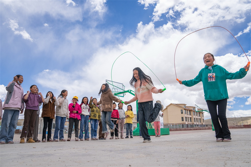 Xizang : l'école primaire d'aide de Bange, ? la plus proche du ciel ?