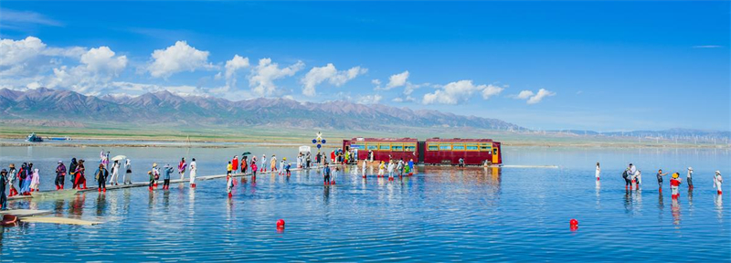 Qinghai : la beauté du lac salé Chaka à Wulan