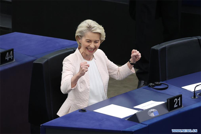 Le Parlement européen renouvelle le mandat d'Ursula von der Leyen à la tête de la Commission européenne