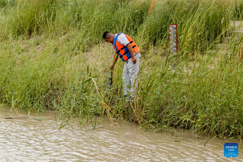 Le Xinjiang a commencé à détourner les eaux vers le plus long fleuve intérieur de Chine