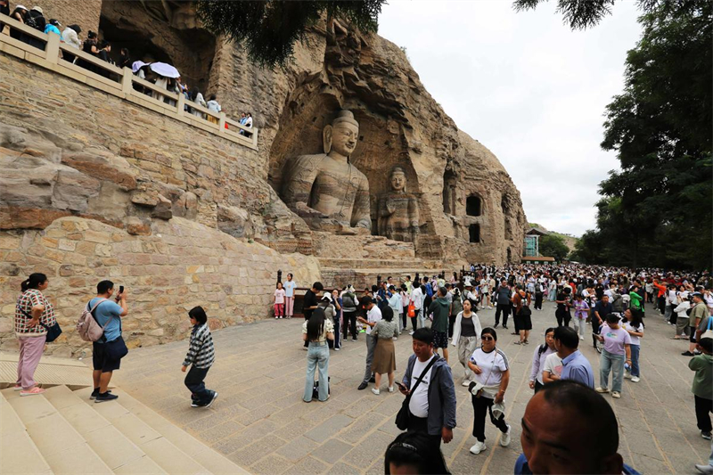 Shanxi : les grottes de Yungang attirent de nombreux touristes à Datong