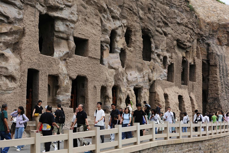 Shanxi : les grottes de Yungang attirent de nombreux touristes à Datong