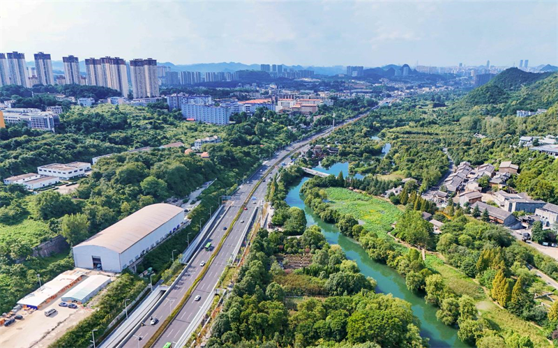 Guizhou : la plage de la rivière Shili de Guiyang devient un couloir écologique