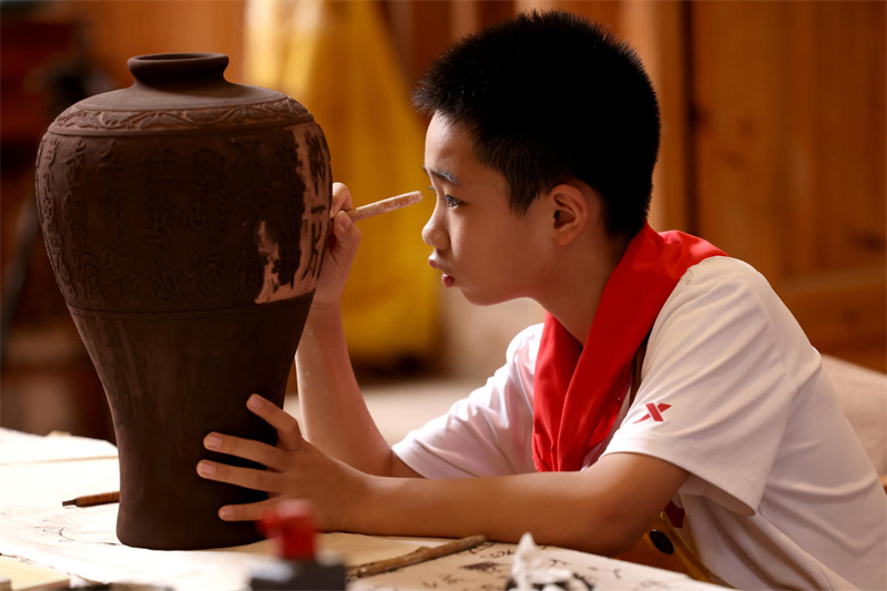 Fujian : à Shouning, le patrimoine culturel immatériel et la recherche aident à découvrir le charme de la culture traditionnelle