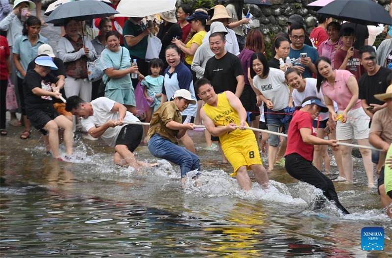 Guangxi : le canton de Wangdong veut créer une marque de ? culture de l'eau ? et stimuler le tourisme culturel ethnique