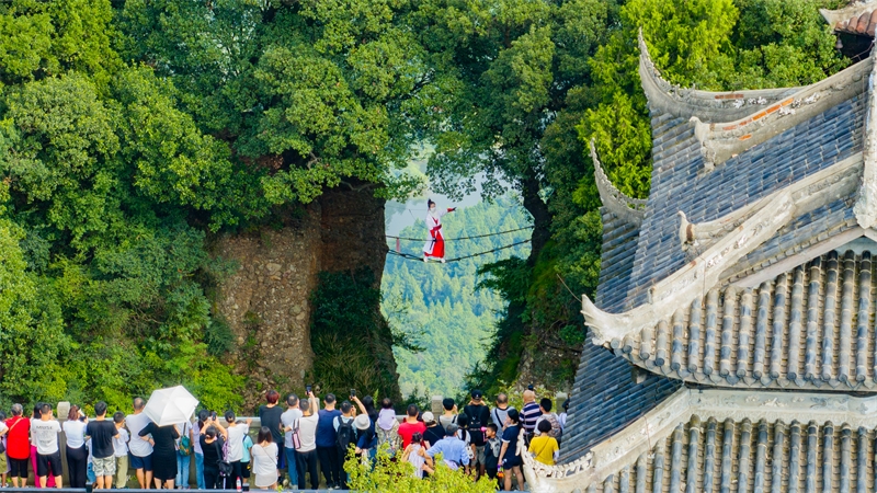 Sichuan : le spectaculaire ? ferry volant ? du mont Douchuan à Mianyang