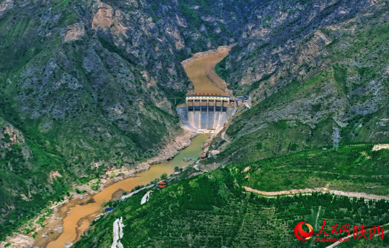 Shaanxi : le canal Zhengguo, un trésor plurimillénaire de conservation de l'eau vu du ciel