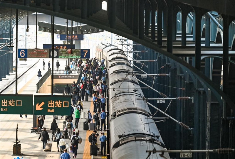 Chine : 175 millions de voyages ferroviaires prévus durant le pic des voyages des congés de la Fête nationale