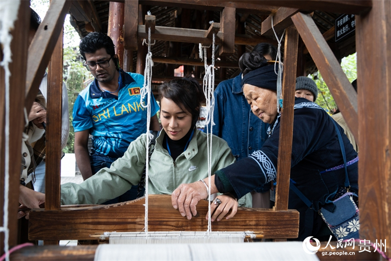 La culture populaire est créative et les villages Miao ont de plus en plus de nouvelles opportunités